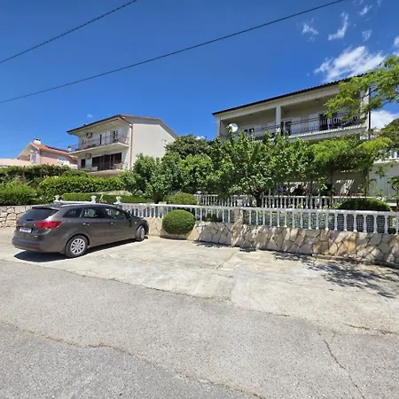 Leo 1 Nv - For 2 Persons With Bathroom And Balcony Guest house