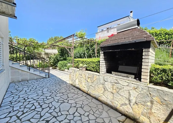 Leo 1 Nv - For 2 Persons With Bathroom And Balcony 4*