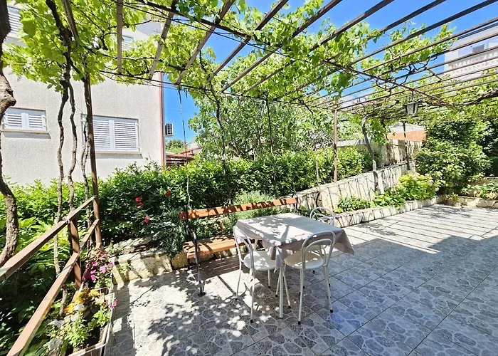 Guest house Leo 1 Nv - For 2 Persons With Bathroom And Balcony