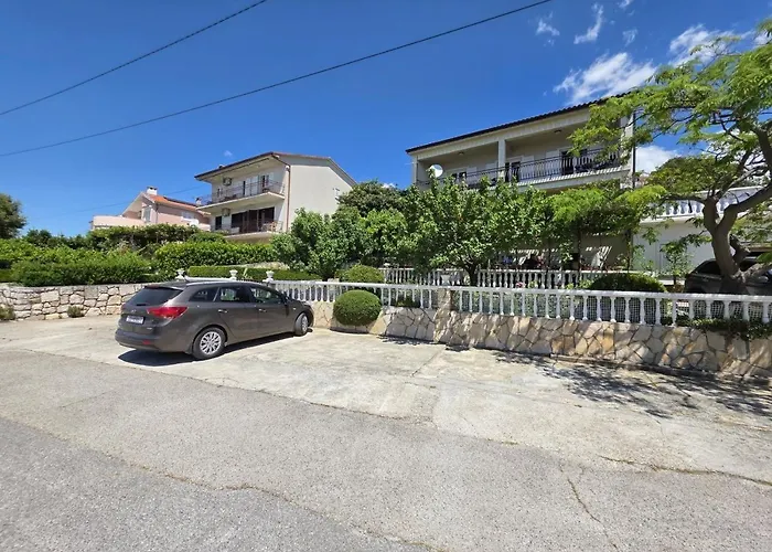 Leo 1 Nv - For 2 Persons With Bathroom And Balcony Guest house