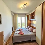 Leo 1 Nv - For 2 Persons With Bathroom And Balcony Novi Vinodolski