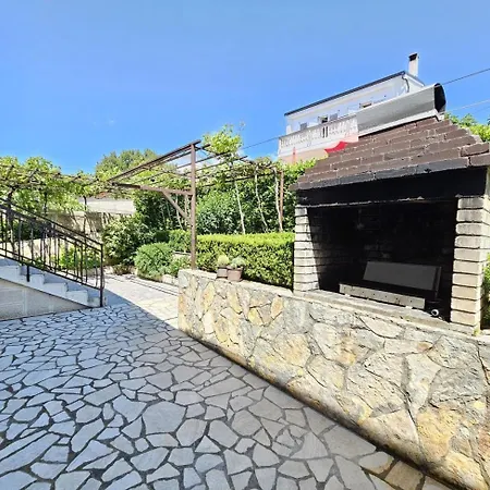 Leo 1 Nv - For 2 Persons With Bathroom And Balcony 4*